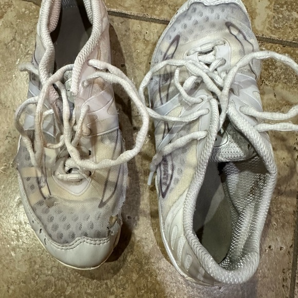 Nfinity Women’s Vengeance Cheer Shoes in Size 6 - Picture 5 of 10